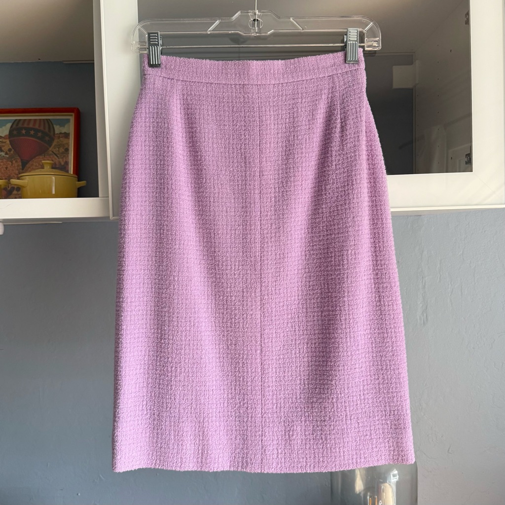 Vintage Chanel Boutique 98p Wool Tweed Lavender Lilac Pencil Skirt